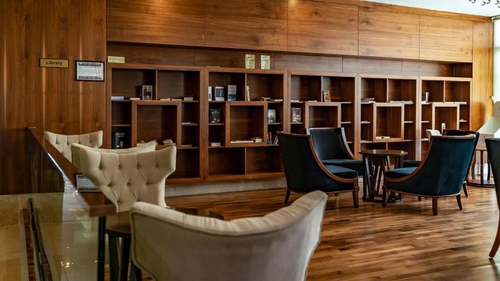 هتل آراماس لایف بلک